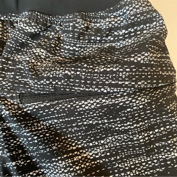 Lululemon T.H.E. Short with Luxtreme Liner 9" Size XL - Picture 7 of 12